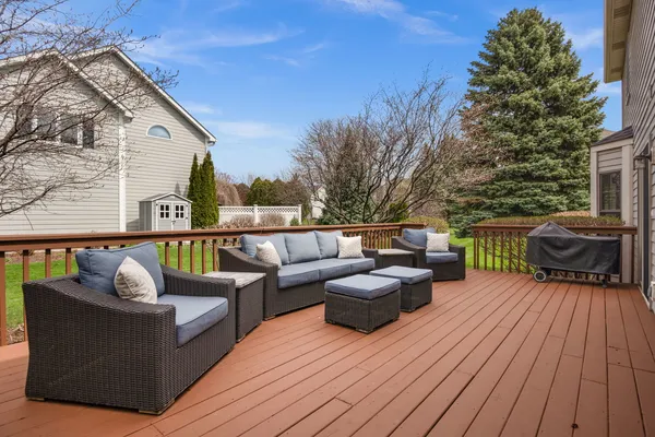 $649,900 | 221 Sauk Drive, Batavia, IL 60510