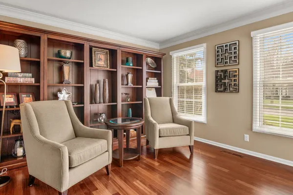 $649,900 | 221 Sauk Drive, Batavia, IL 60510