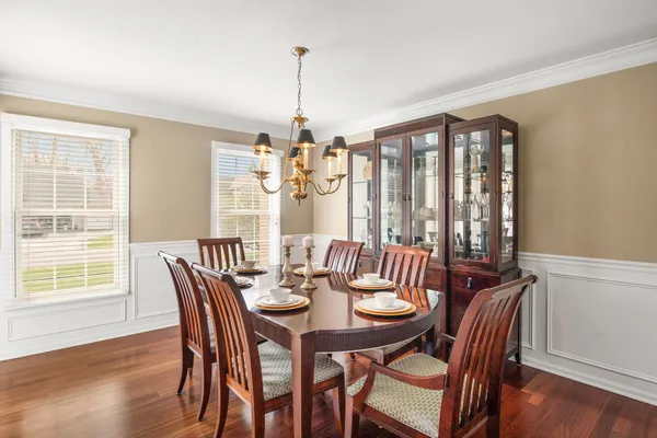$649,900 | 221 Sauk Drive, Batavia, IL 60510