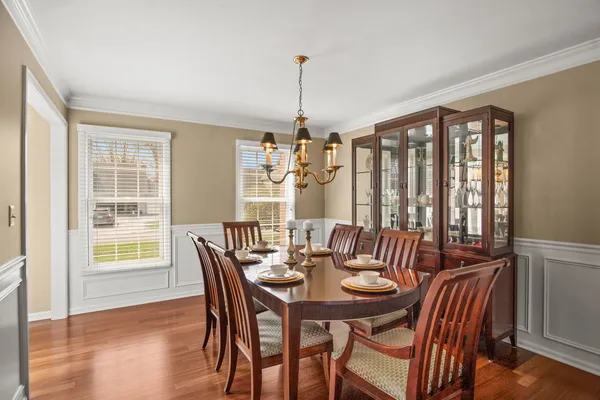 $649,900 | 221 Sauk Drive, Batavia, IL 60510