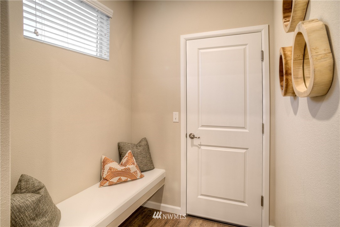 15918 Meridian Drive Southeast Bothell, WA 98012 - Photo 4 of 25