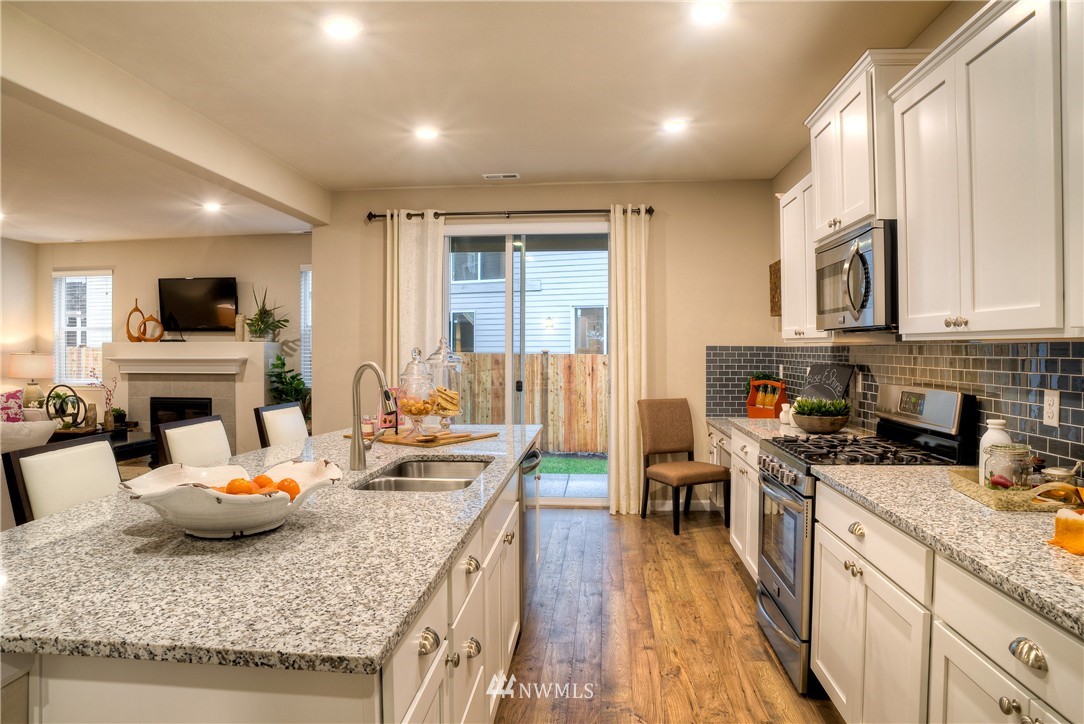 15918 Meridian Drive Southeast Bothell, WA 98012 - Photo 5 of 25