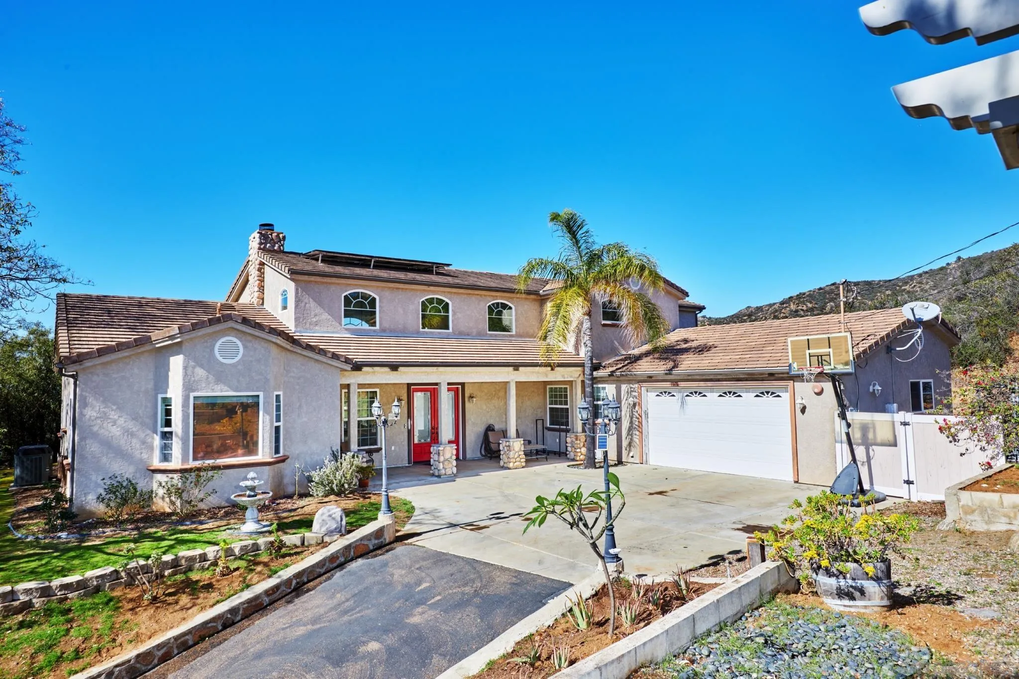 9898 Bridon Road El Cajon, CA 92021 - Photo 3 of 25 Gallery Image 3
