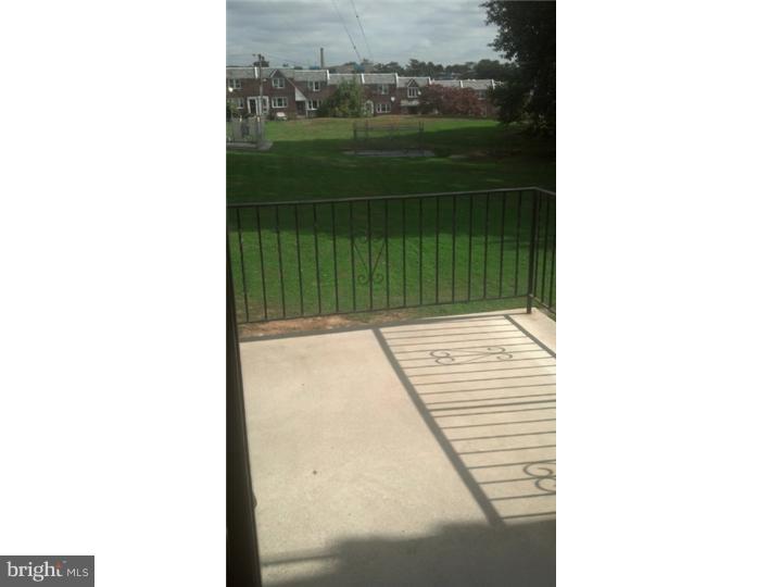 1635 Merribrook Road Philadelphia, PA 19151 - Photo 8 of 12 Deck