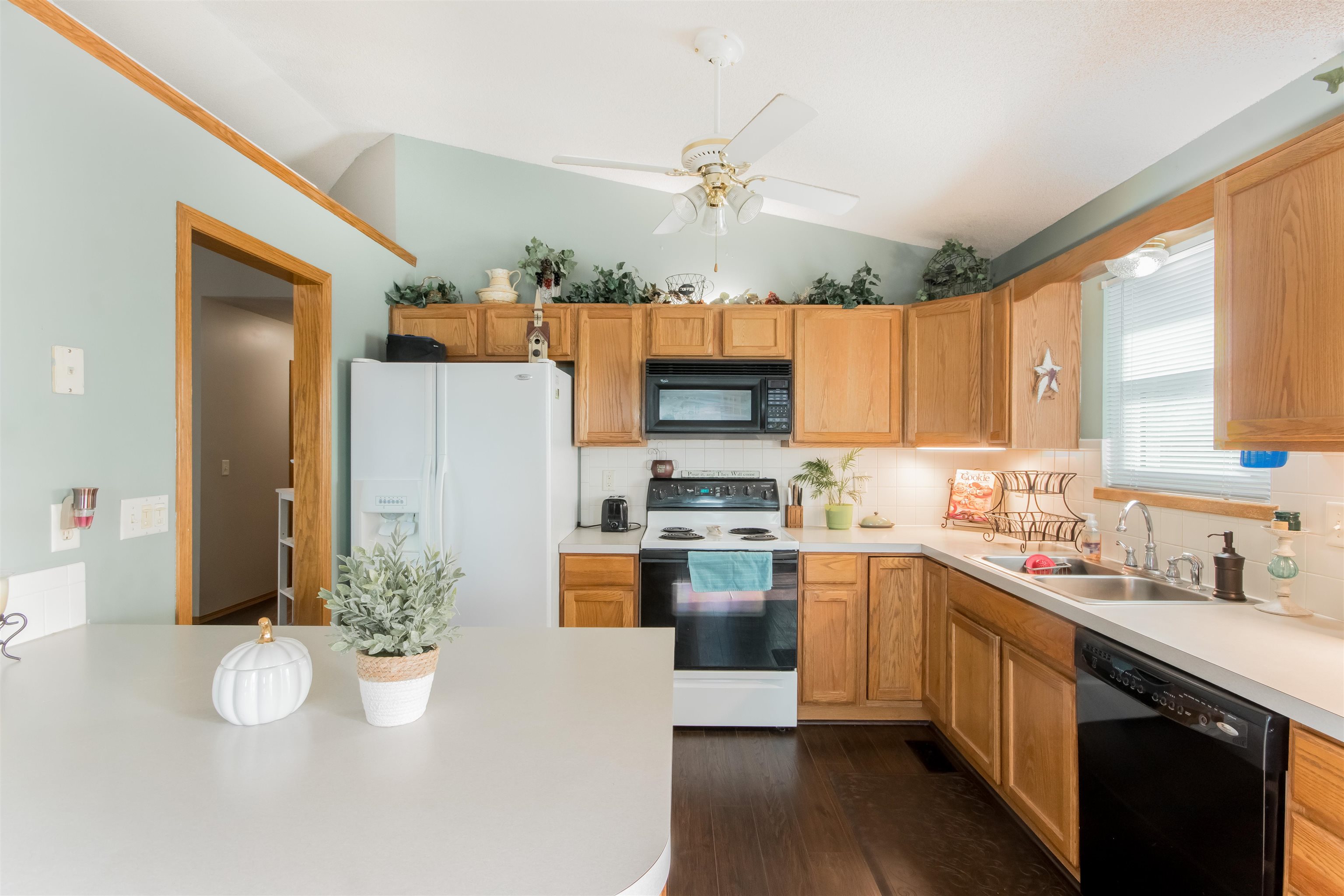 1677 Prairie Run Circle Mulvane, KS 67110 - Photo 11 of 29