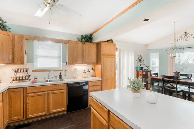 $230,000 | 1677 Prairie Run Circle, Mulvane, KS 67110