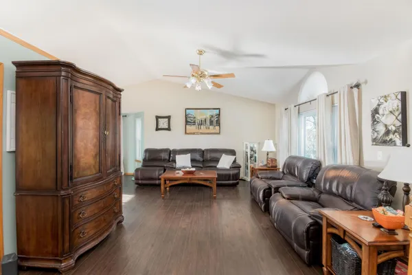 $230,000 | 1677 Prairie Run Circle, Mulvane, KS 67110