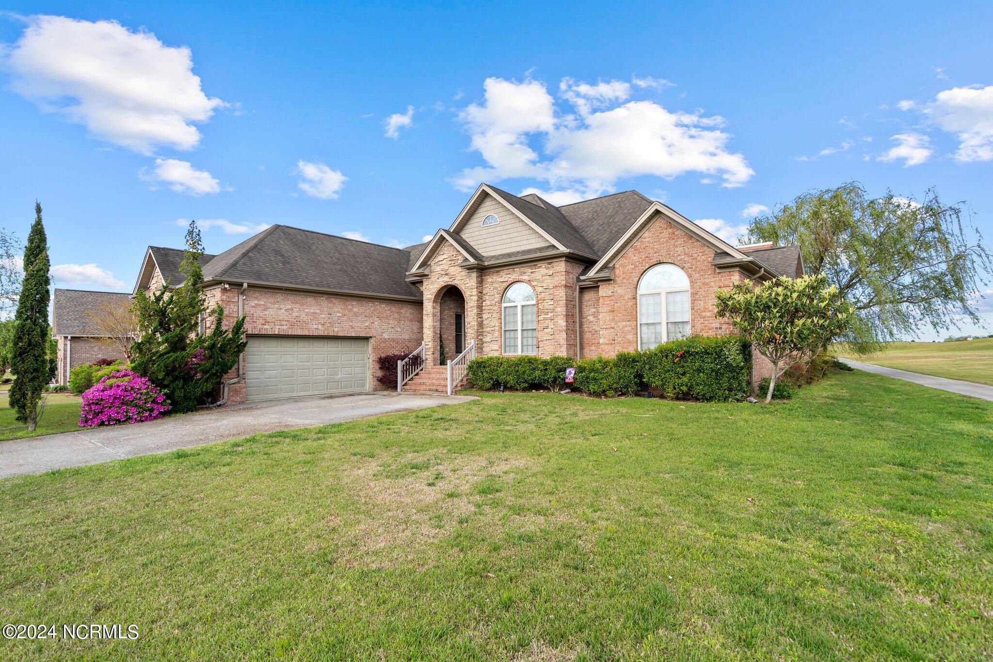 986 Highlands Drive Hampstead, NC 28443 - Photo 2 of 56 3-web-or-mls-DSC06903
