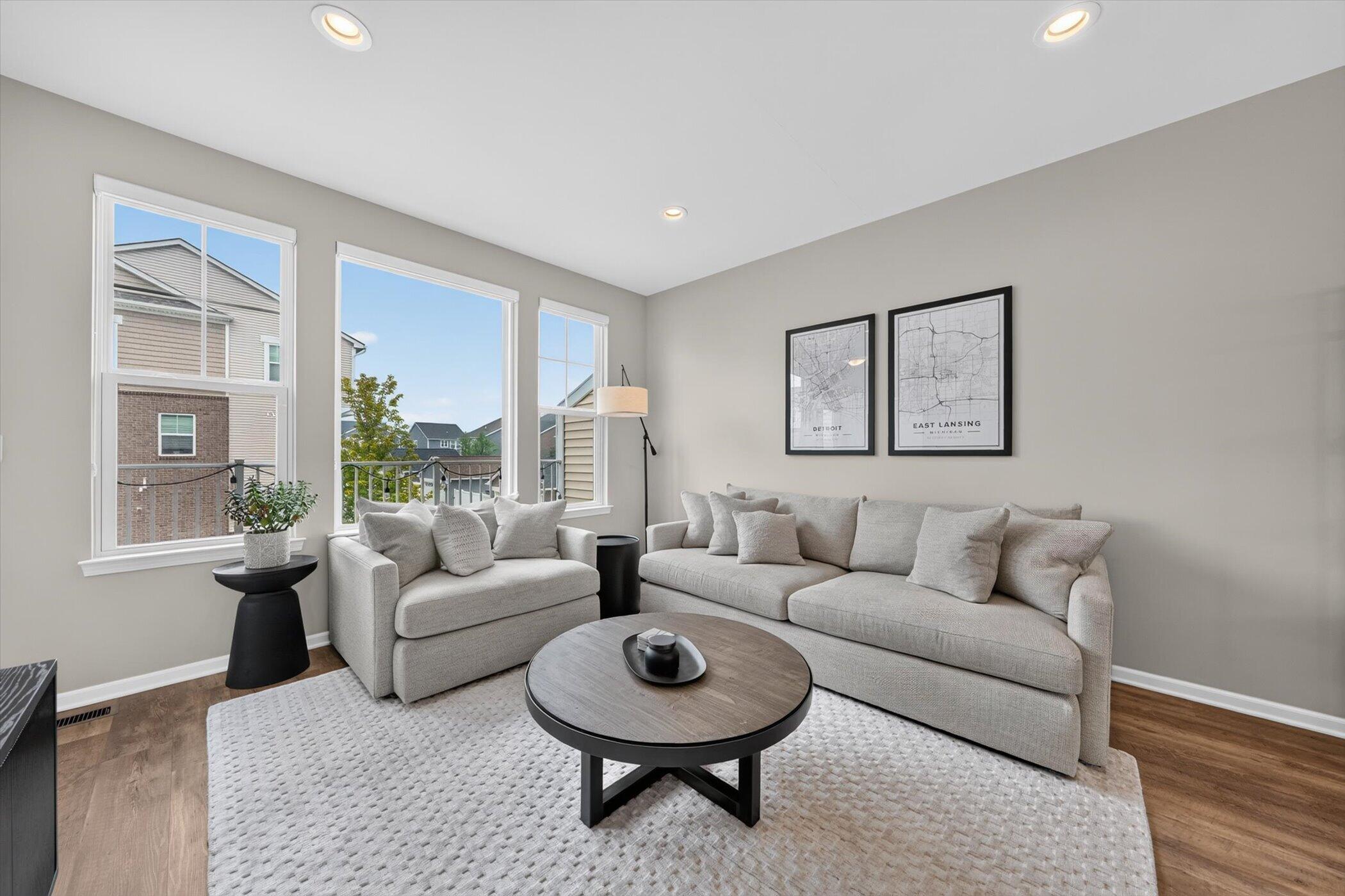 2500 Normandy Road, Unit 67 Royal Oak, MI 48073 - Photo 7 of 28 09-2500-Normandy-Rd-#67-WindowStill-Phot
