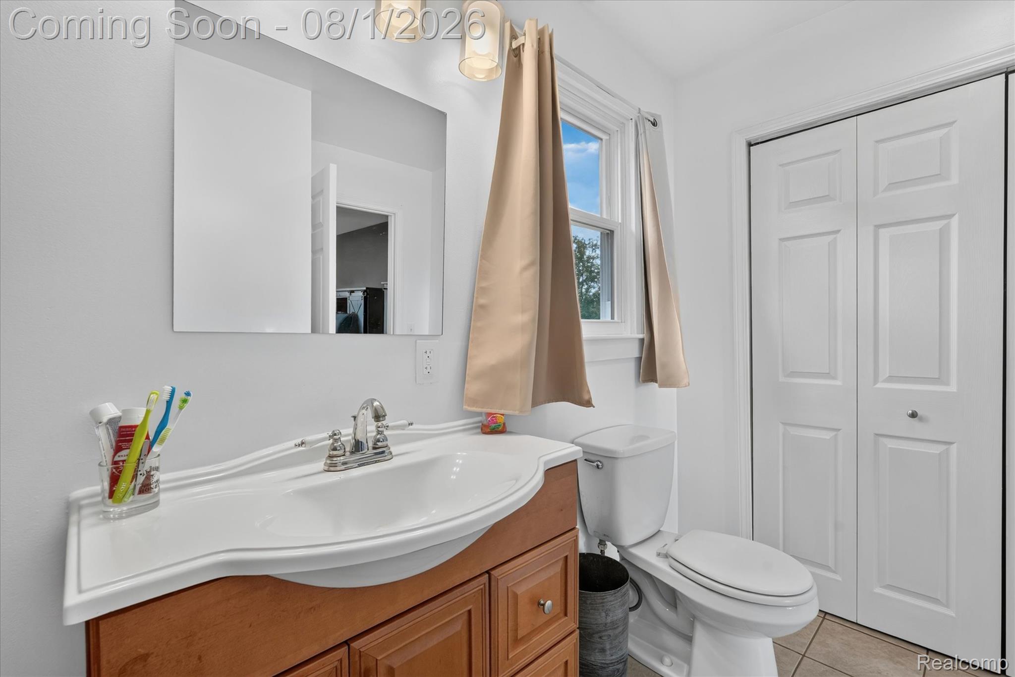 1488 North Long Lake Road Fenton, MI 48430 - Photo 23 of 56 24-1488-N-Long-Lake-Rd-Fenton-WindowStill.jpg