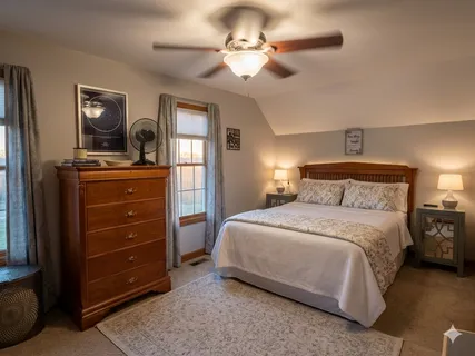 $280,000 | 421 Center Street, Woodstock, IL 60098