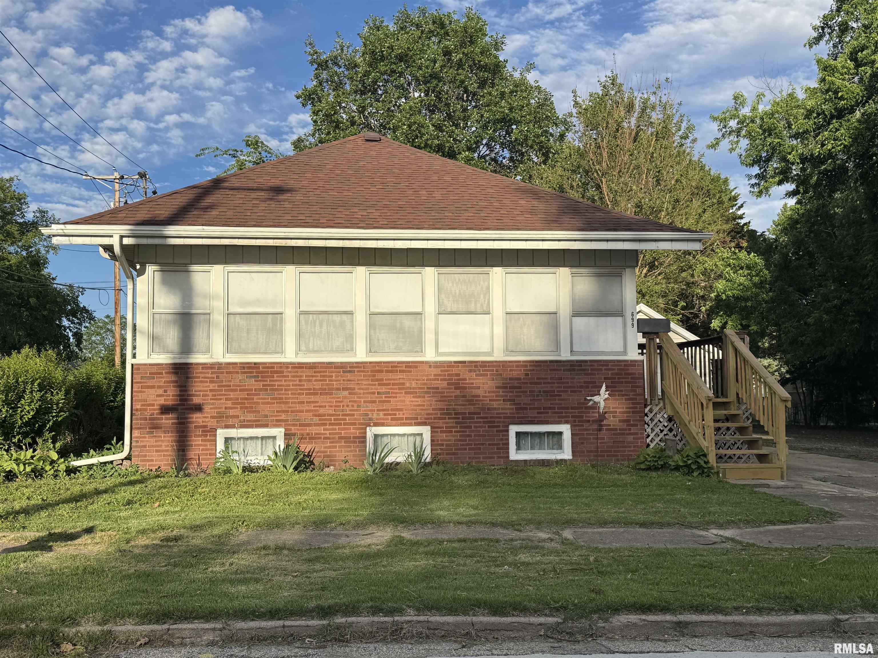 699 Baxter Court Canton, IL 61520 - Photo 2 of 35