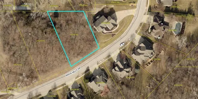 $64,900 | Lot 29 Northwest River Hills Drive, Parkville, MO 64152