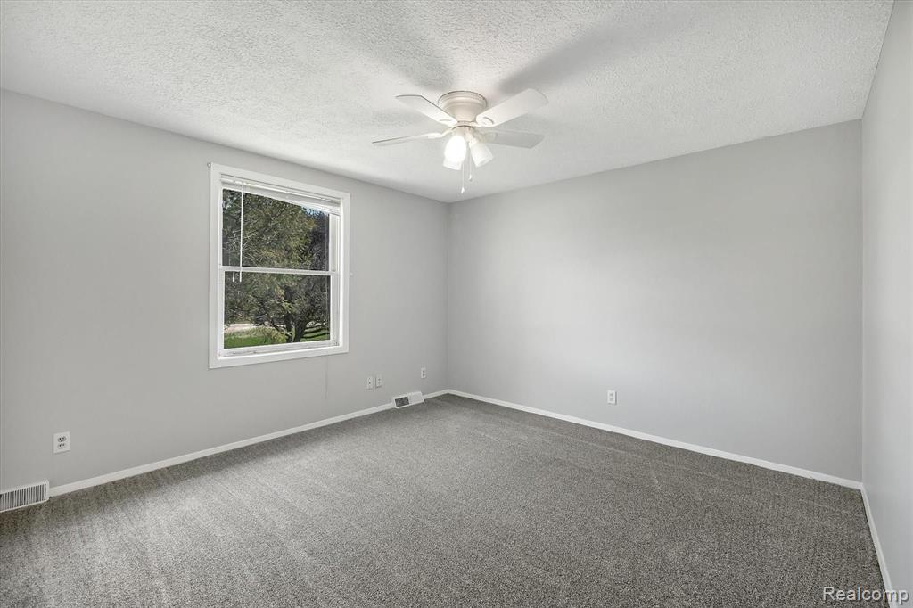 2662 South Latson Road Howell, MI 48843 - Photo 15 of 36