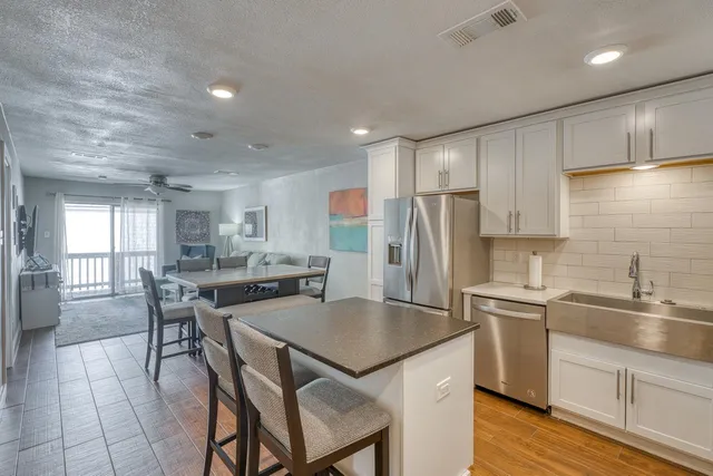 $559,000 | 104 Cove East, Unit 207, Horseshoe Bay, TX 78657