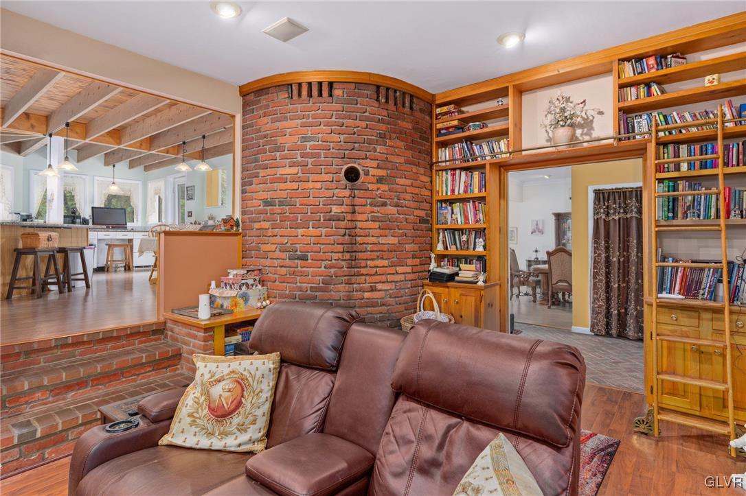 81 Palmer Road Bangor, PA 18013 - Photo 27 of 50 a projector room with furniture