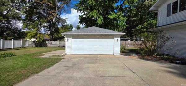 $267,000 | 10978 East Robin Lane, Walkerton, IN 46574