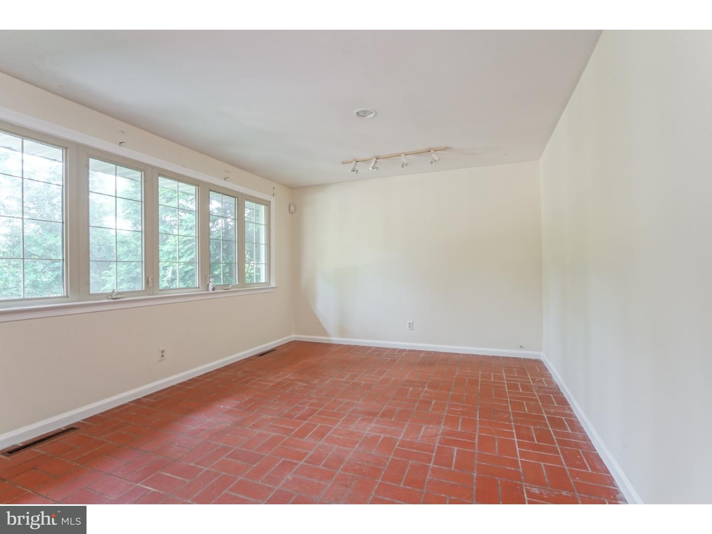 106 Valleybrook Road East Cherry Hill, NJ 08034 - Photo 3 of 22 Gallery Image 3