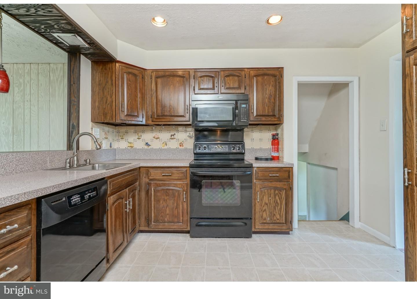 106 Valleybrook Road East Cherry Hill, NJ 08034 - Photo 5 of 22 Gallery Image 5