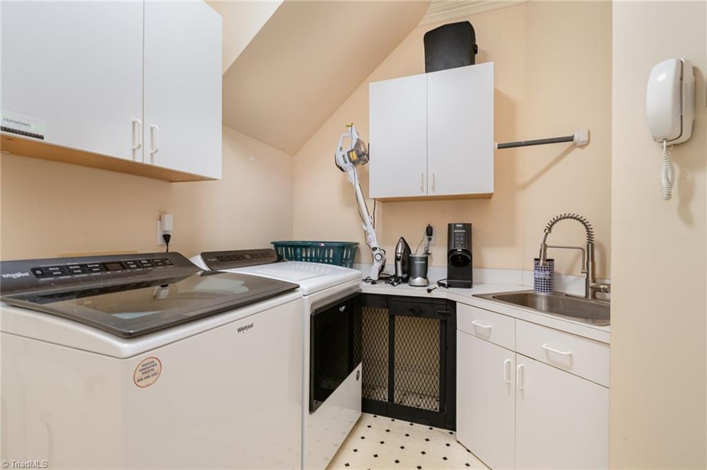 2512 Burch Point High Point, NC 27265 - Photo 23 of 37 Laundry Room