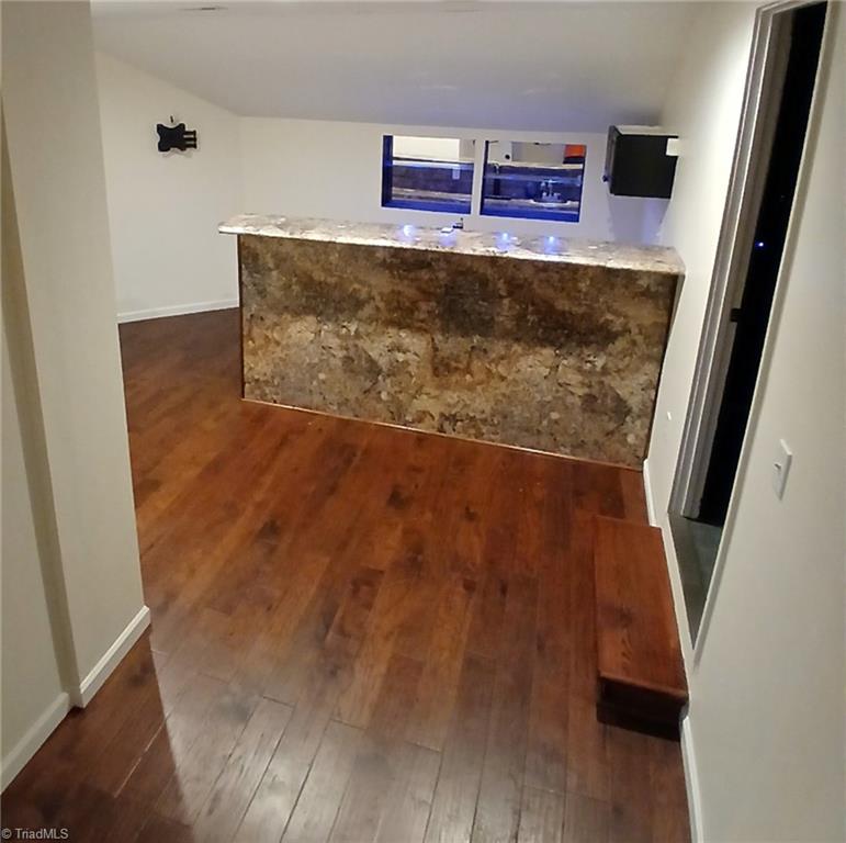 2512 Burch Point High Point, NC 27265 - Photo 28 of 37 Bar Area