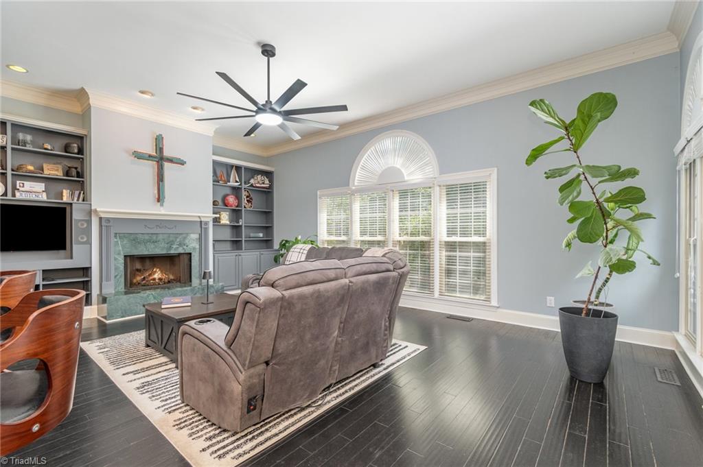 2512 Burch Point High Point, NC 27265 - Photo 7 of 37