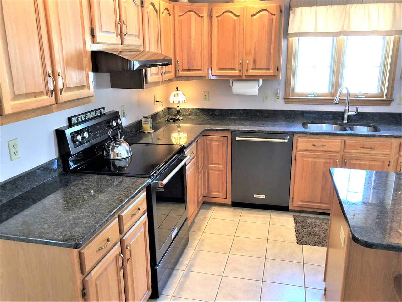 6 Federal Hill Road Nashua, NH 03062 - Photo 4 of 29