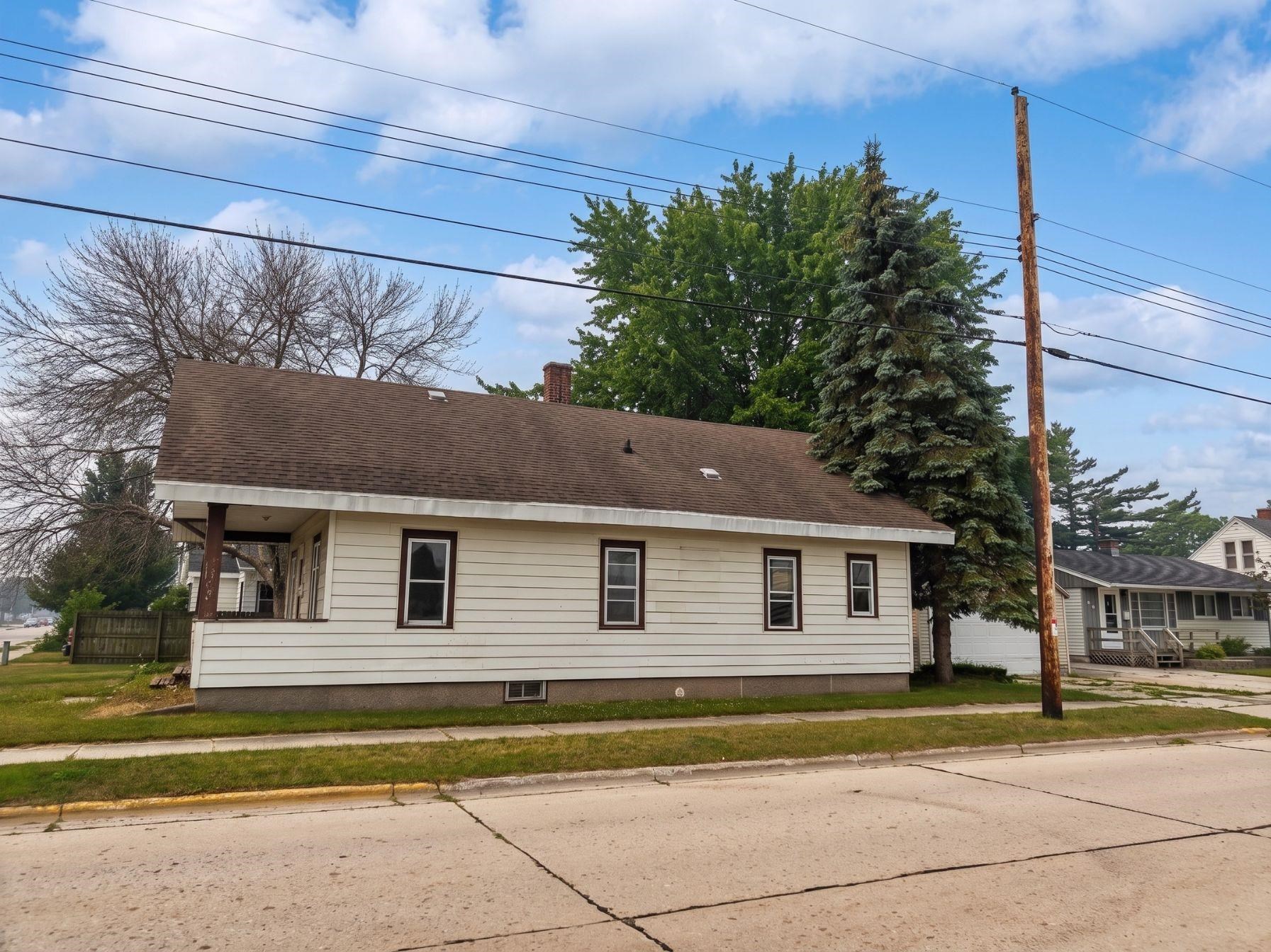 1018 Lowell Street Two Rivers, WI 54241 - Photo 14 of 15
