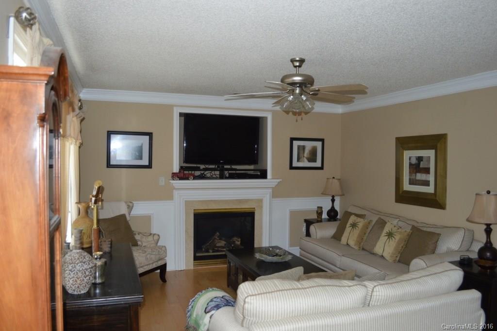 8108 Trotter Road Charlotte, NC 28216 - Photo 5 of 24 Gallery Image 5