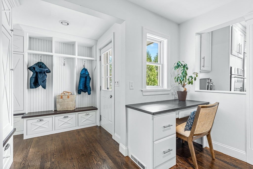 3 Pine Plain Road Wellesley, MA 02481 - Photo 13 of 30