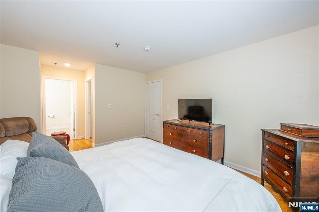 30-08 Federal Hill Road, Unit 8 Pompton Lakes, NJ 07442 - Photo 27 of 34