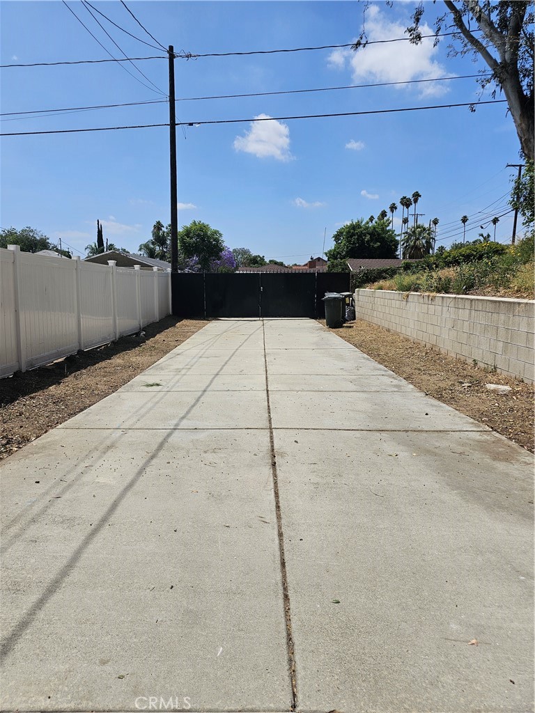 464 West E Street Colton, CA 92324 - Photo 16 of 21 a view of a terrace