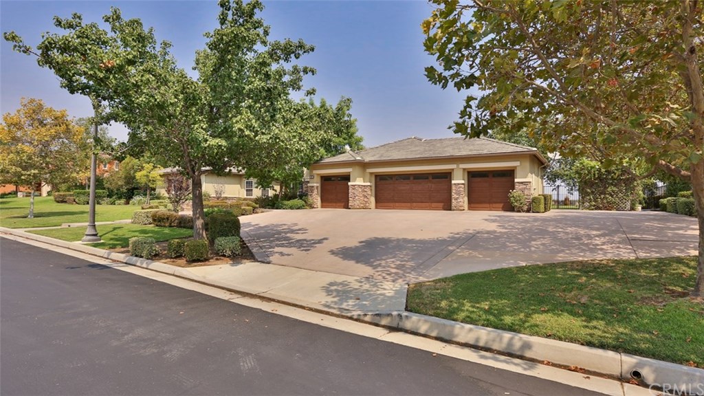1075 Lowry Ranch Road Corona, CA 92881 - Photo 3 of 46
