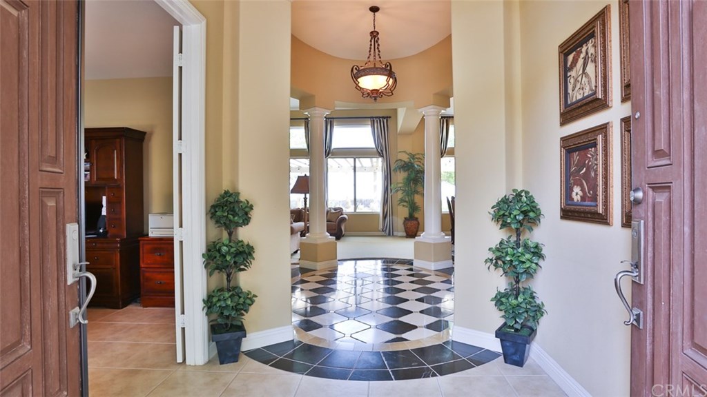 1075 Lowry Ranch Road Corona, CA 92881 - Photo 4 of 46