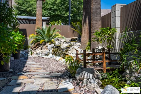 $599,000 | 588 East San Lorenzo Road, Unit 104, Palm Springs, CA 92264