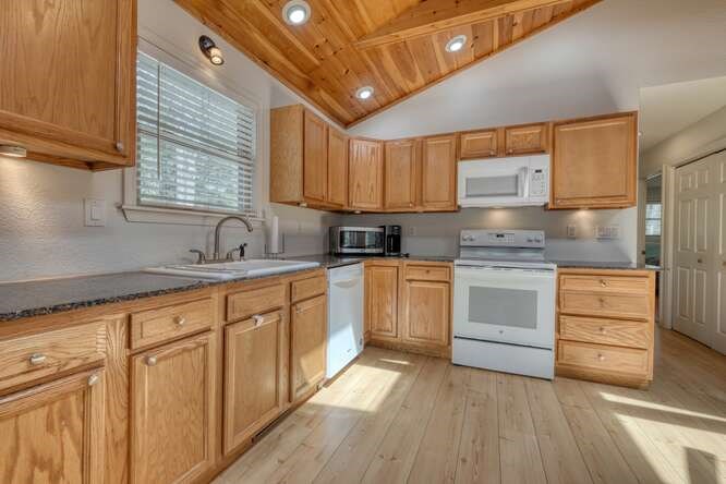 382 Hilltop Road Murphy, NC 28906 - Photo 15 of 44