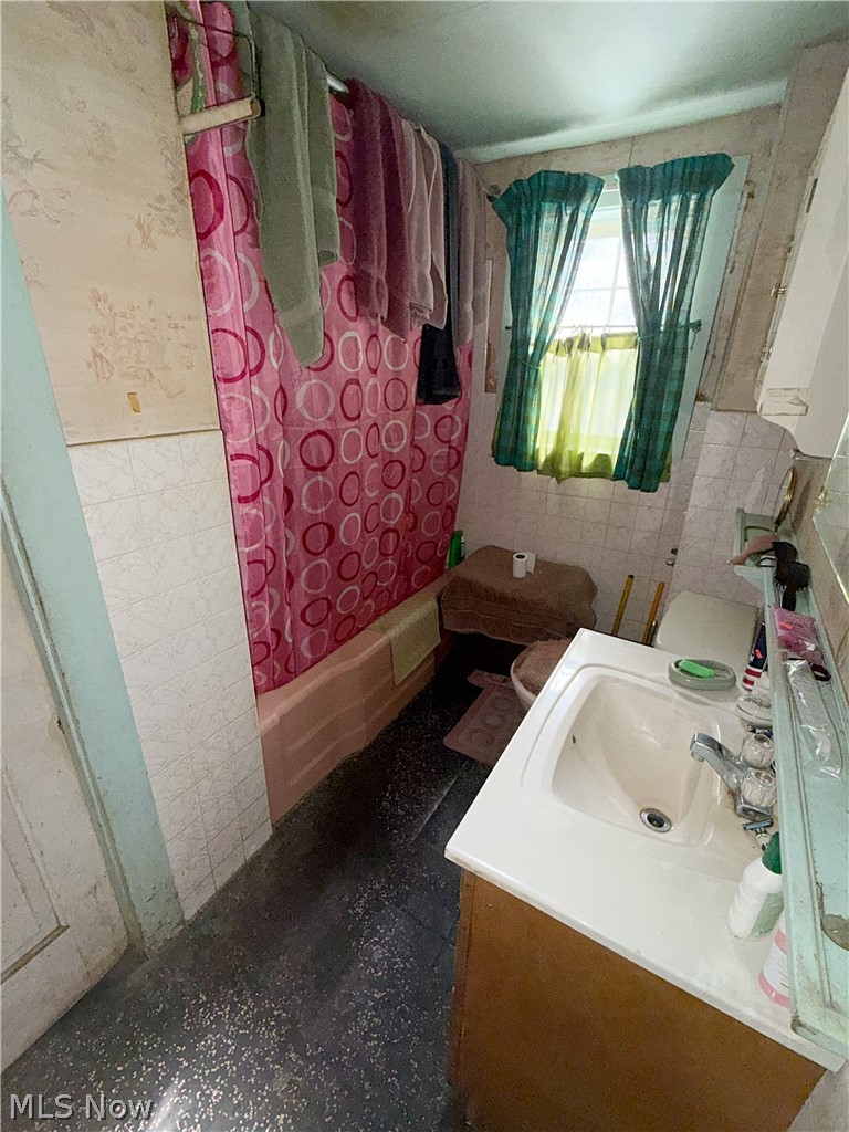 13661 Spring Street Burton, OH 44021 - Photo 8 of 12