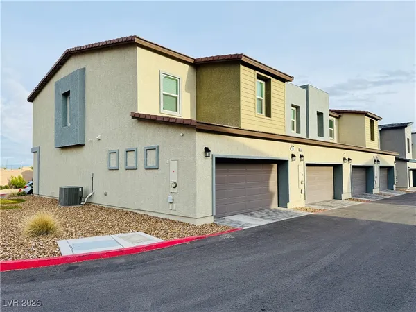 $1,900 | 502 Foothill Cove Lane, Henderson, NV 89002