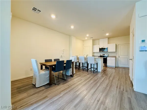 $1,900 | 502 Foothill Cove Lane, Henderson, NV 89002