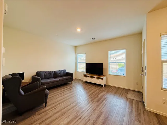 $1,975 | 502 Foothill Cove Lane, Henderson, NV 89002