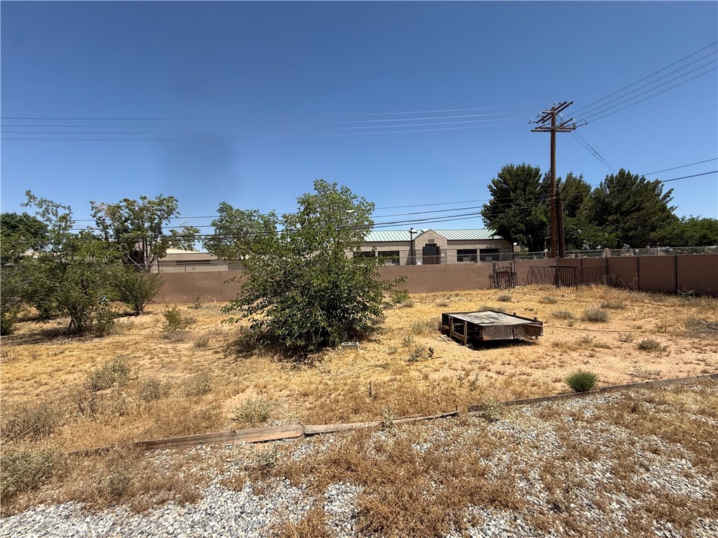15355 Wanaque Road Apple Valley, CA 92307 - Photo 6 of 8