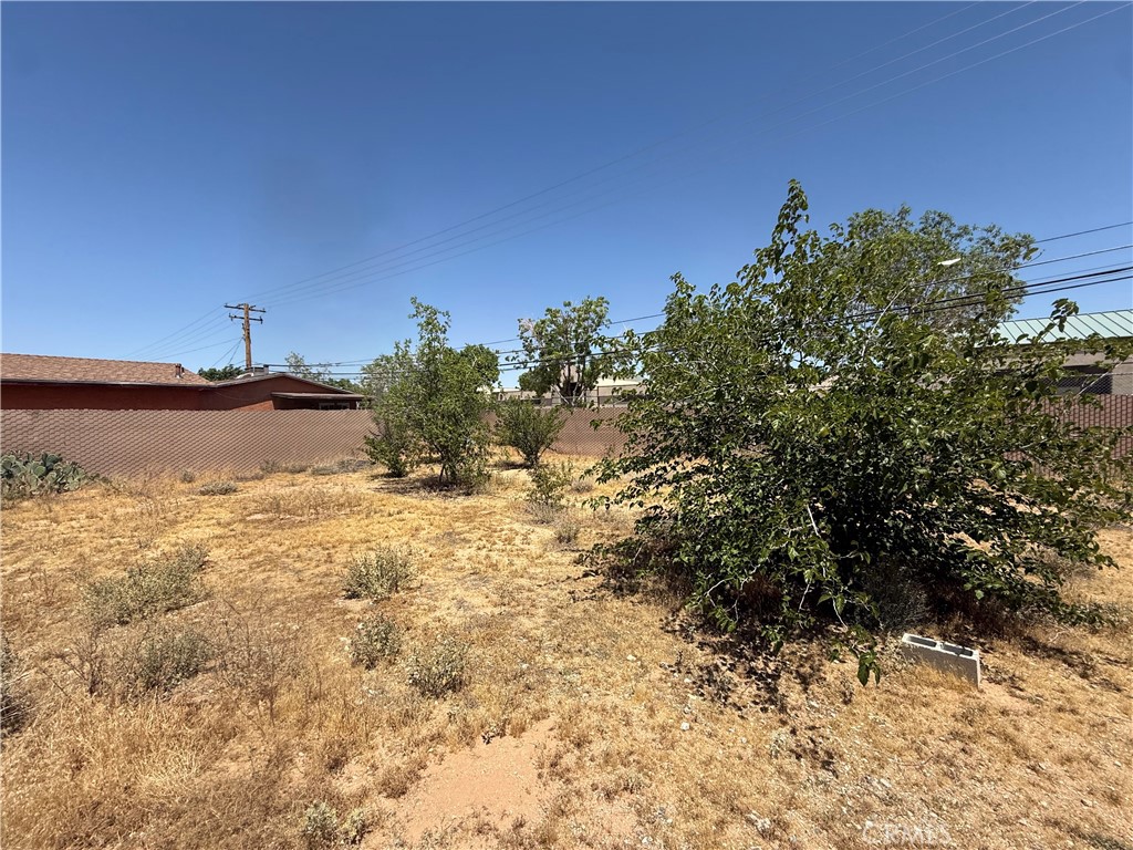 15355 Wanaque Road Apple Valley, CA 92307 - Photo 7 of 8