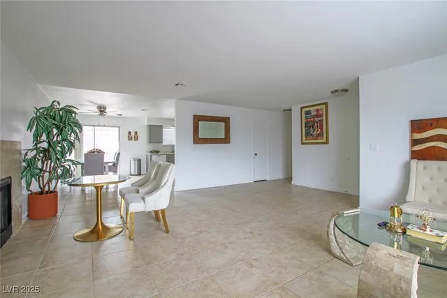 $1,999 | 396 Dooley Drive, Henderson, NV 89015