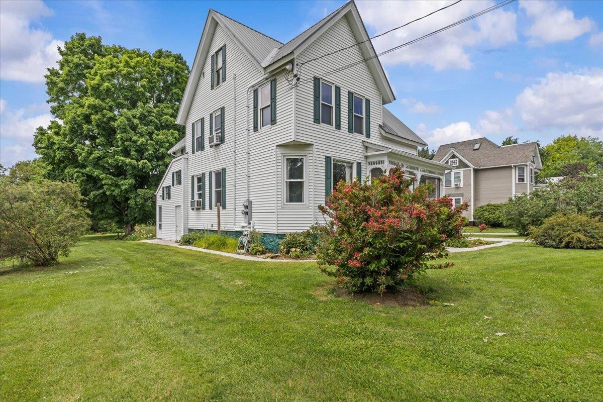 23 Spring Street Swanton, VT 05488 - Photo 3 of 33