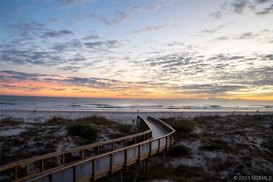 421 Anne Street DeLand, FL 32724 - Photo 43 of 44 a view of city and mountain