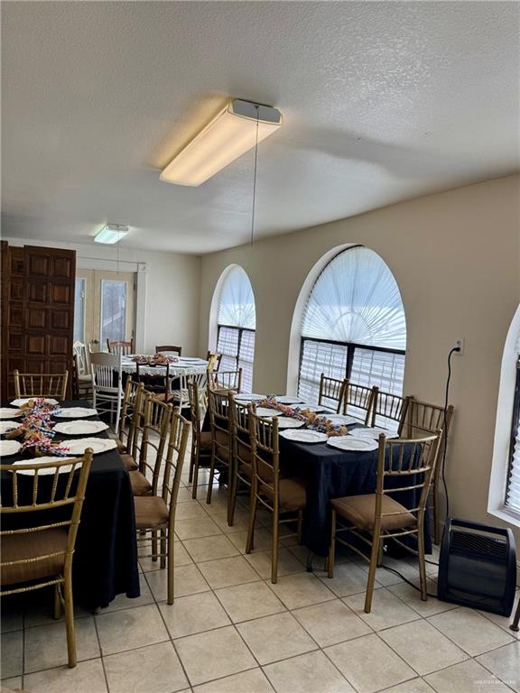 3813 North Taylor Road Mission, TX 78573 - Photo 7 of 29 a view of a dining room with furniture