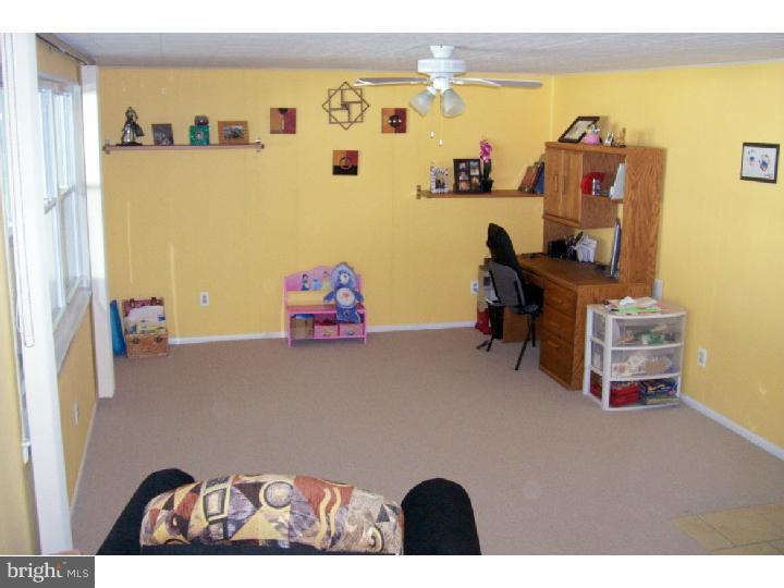 3274 Rambler Road Bensalem, PA 19020 - Photo 11 of 25 Family Room