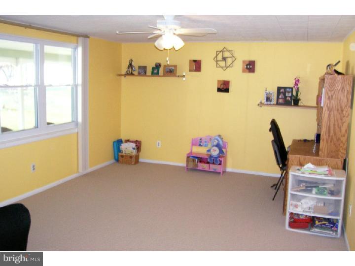 3274 Rambler Road Bensalem, PA 19020 - Photo 10 of 25 Family Room