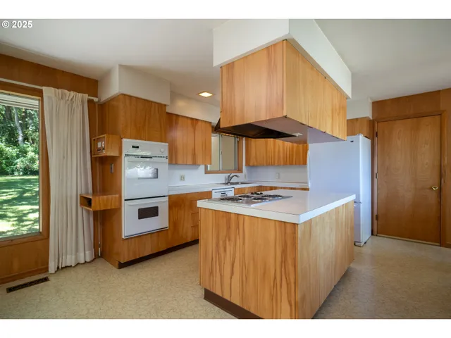 $985,800 | 3375 Eagle Crest Road Northwest, Salem, OR 97304