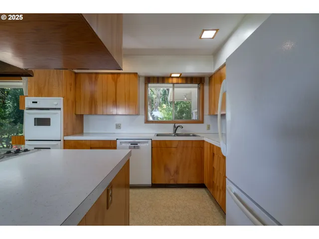 $985,800 | 3375 Eagle Crest Road Northwest, Salem, OR 97304